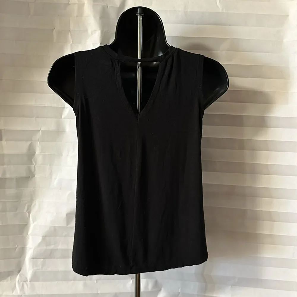 Old Navy Girls Black Tank Top Size Medium (8) 